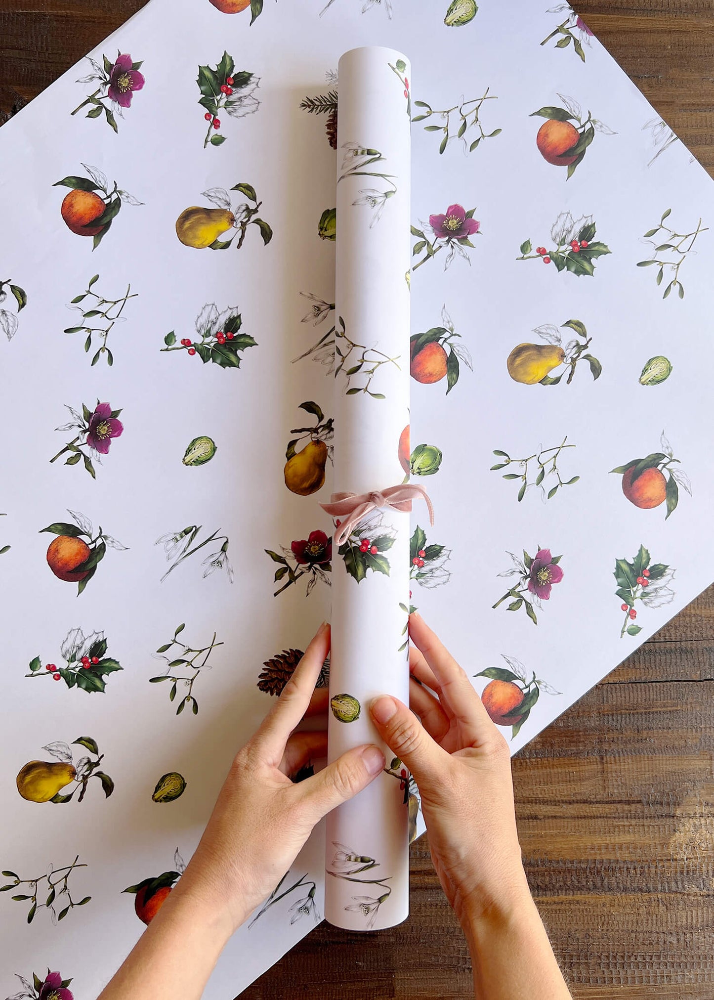 Christmas Gift Wrap - 5 Sheets